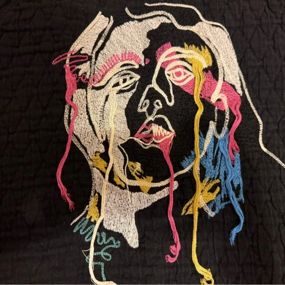 Zara Abstract Art to Wear Black Sweatshirt Embroidered Face Size Medium - Picture 8 of 8